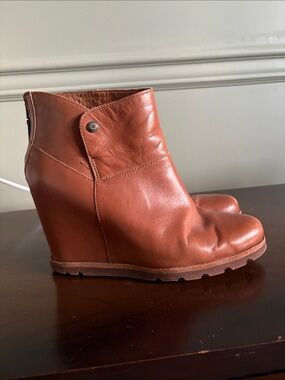 UGG Amal boots size 39